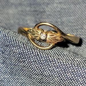 Landstroms Authentic Black Hills Gold Ring.   COLLECTORS